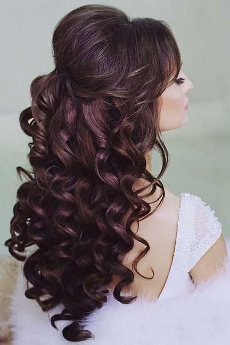 Hair updos for long curly hair hair-updos-for-long-curly-hair-92_18