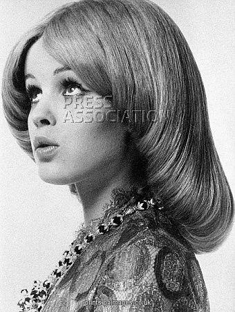 Hairstyles in the 1960s hairstyles-in-the-1960s-16_15