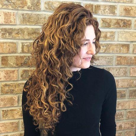 2019 curly hairstyles 2019-curly-hairstyles-13_15