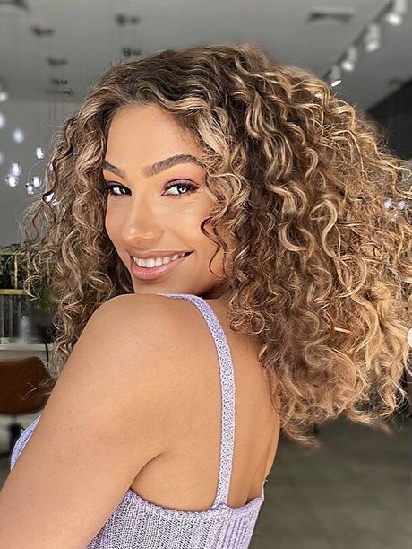 Curly medium length hairstyles 2023 curly-medium-length-hairstyles-2023-93_11