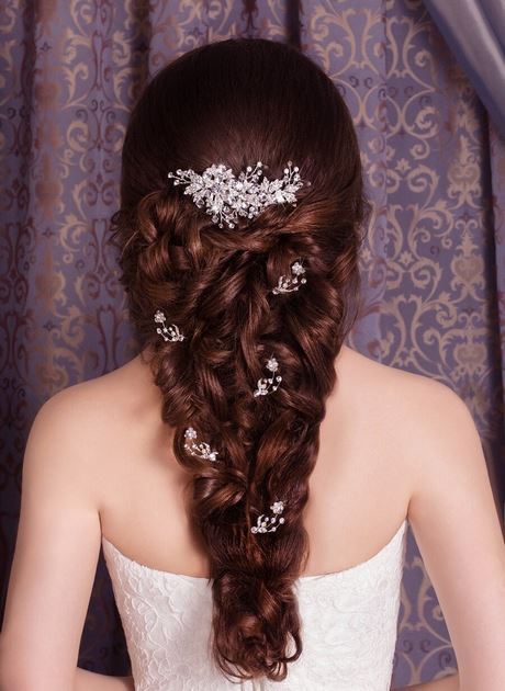 Hairstyle for bride 2023 hairstyle-for-bride-2023-60_11