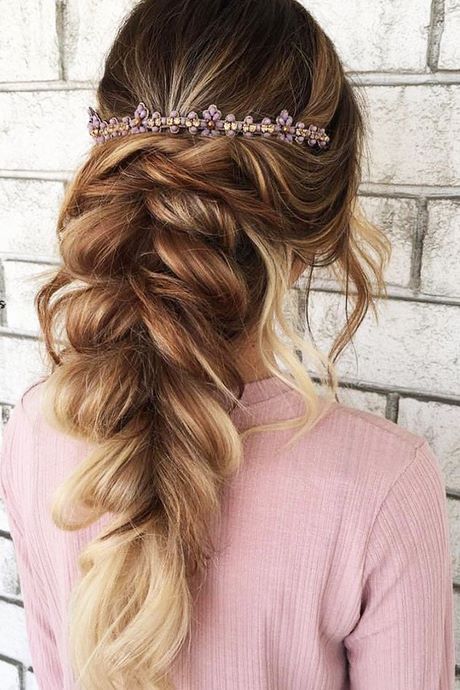 Prom hairstyles 2023 prom-hairstyles-2023-85_15