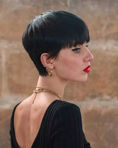 Short hairstyles with bangs 2023 short-hairstyles-with-bangs-2023-92_5