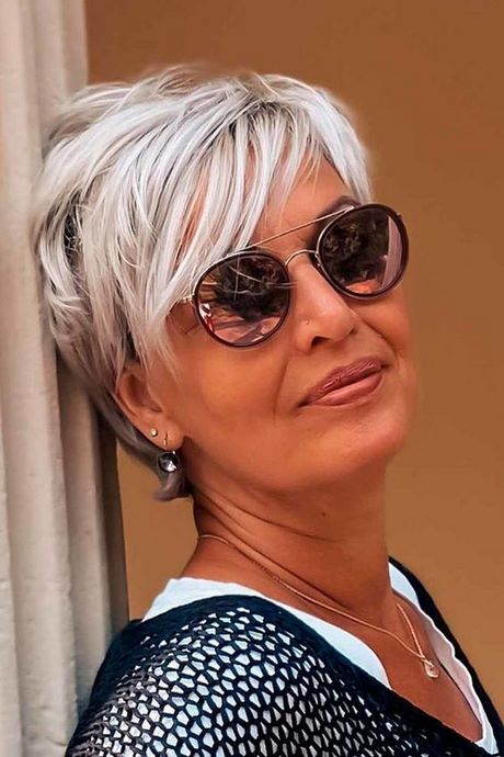 Short hairstyles women over 50 2023 short-hairstyles-women-over-50-2023-80_3