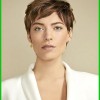2022 short hairstyles for women over 50