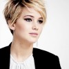 Short hairstyles to suit a round face
